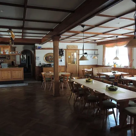 Faxe Schwarzwalder Hof מלון