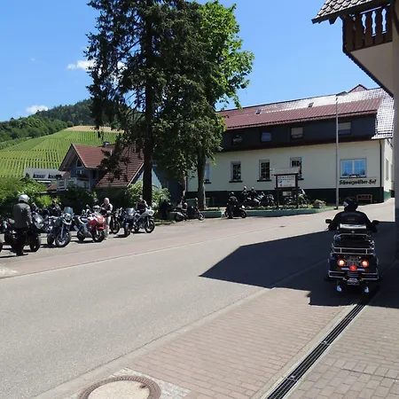 מלון Faxe Schwarzwalder Hof 3*