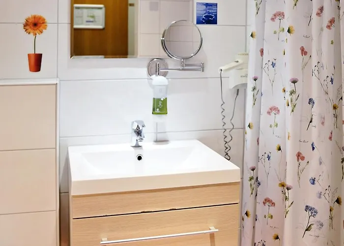 فاكسي شفارزفالدير هوف كابيلروديك