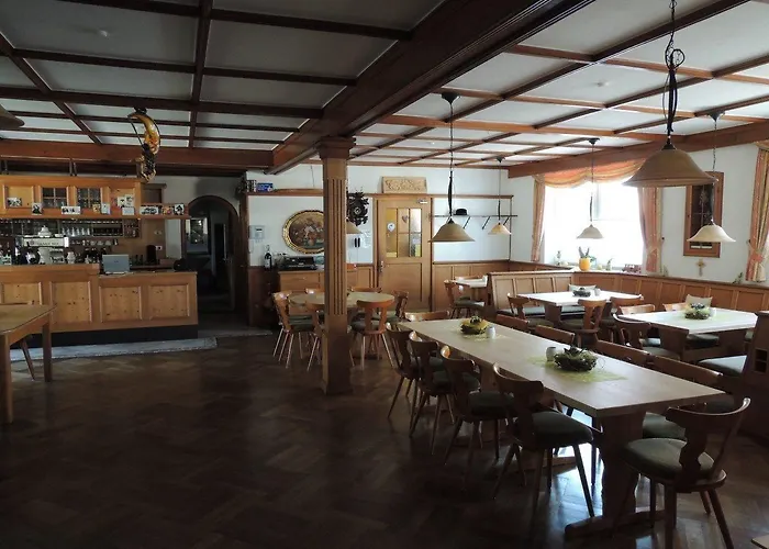 فاكسي شفارزفالدير هوف فندق